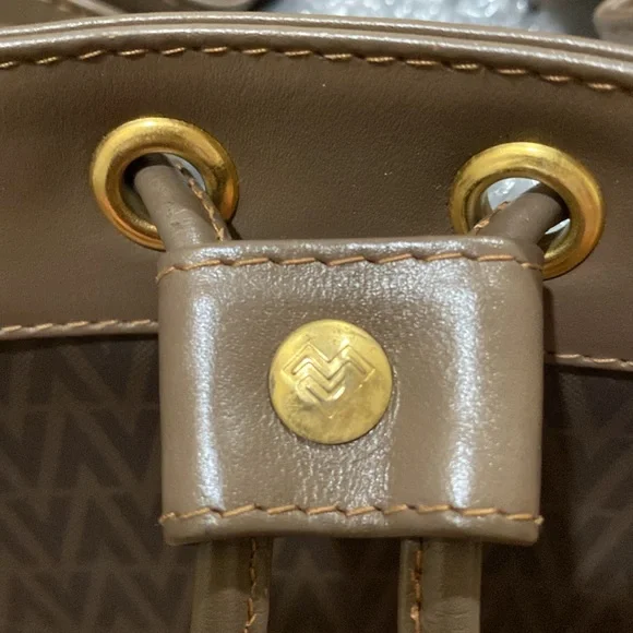 Beautiful Mario Valentino bucket bag.  No call outs.  Slightly used.  🔥🔥🔥 - Picture 11 of 12